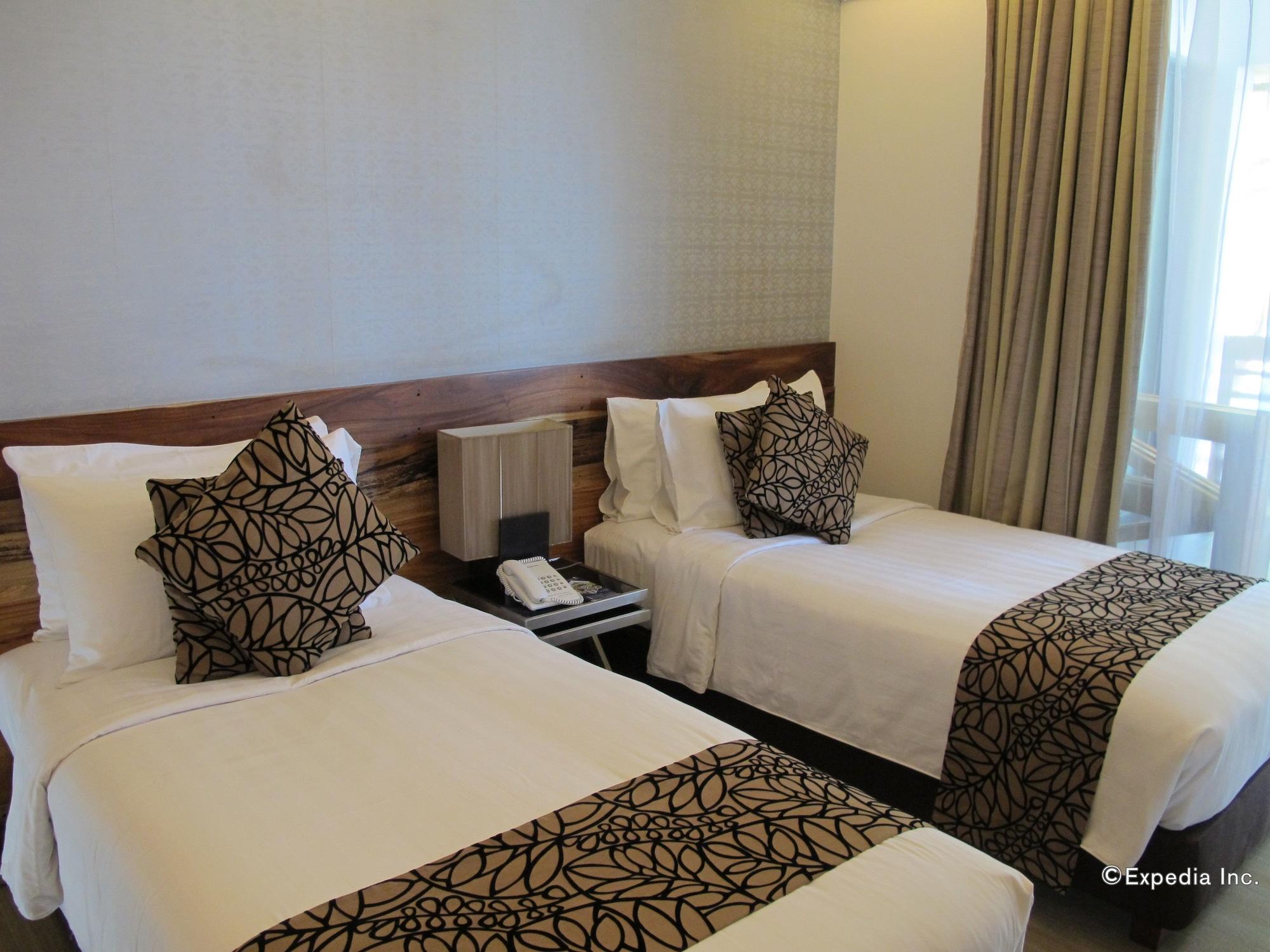 Infinity Resort Puerto Galera Exterior photo