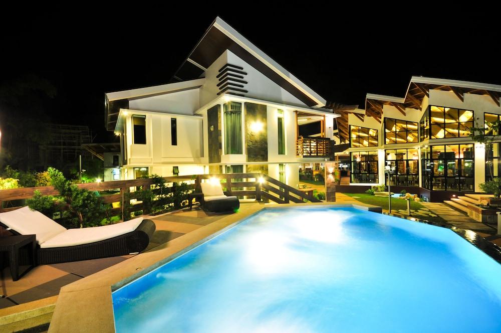 Infinity Resort Puerto Galera Exterior photo