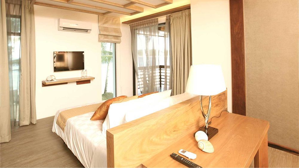 Infinity Resort Puerto Galera Exterior photo