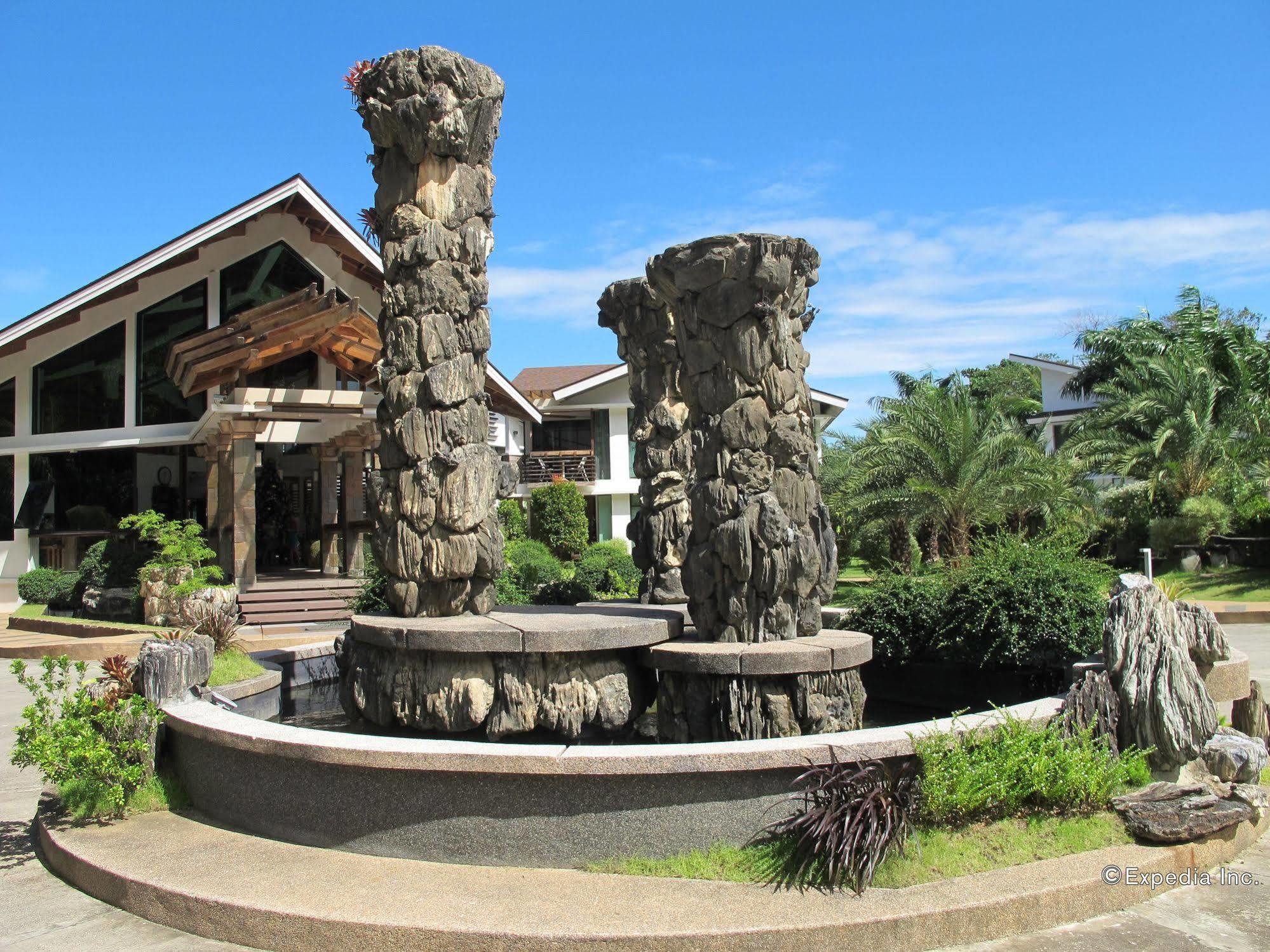 Infinity Resort Puerto Galera Exterior photo