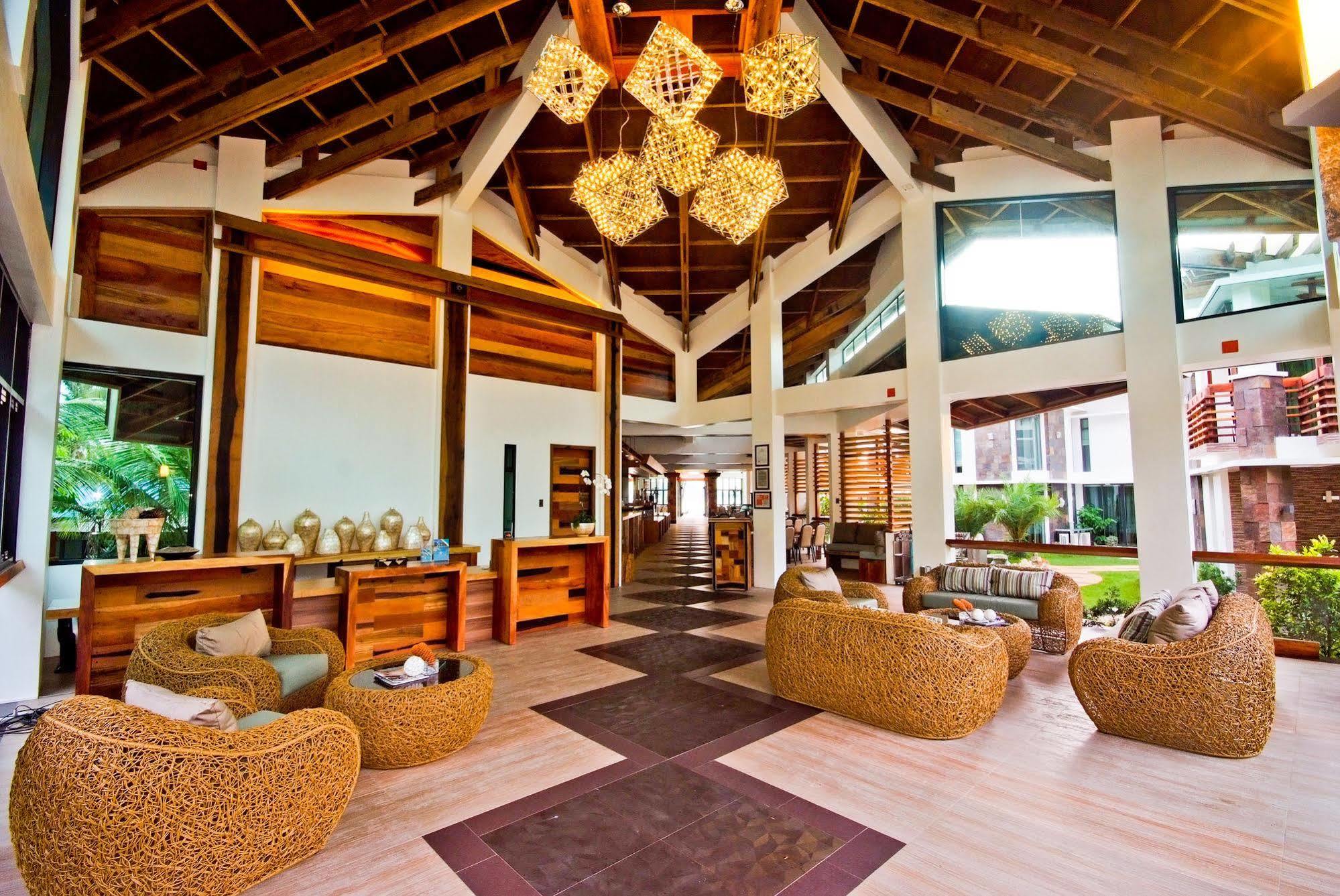 Infinity Resort Puerto Galera Exterior photo