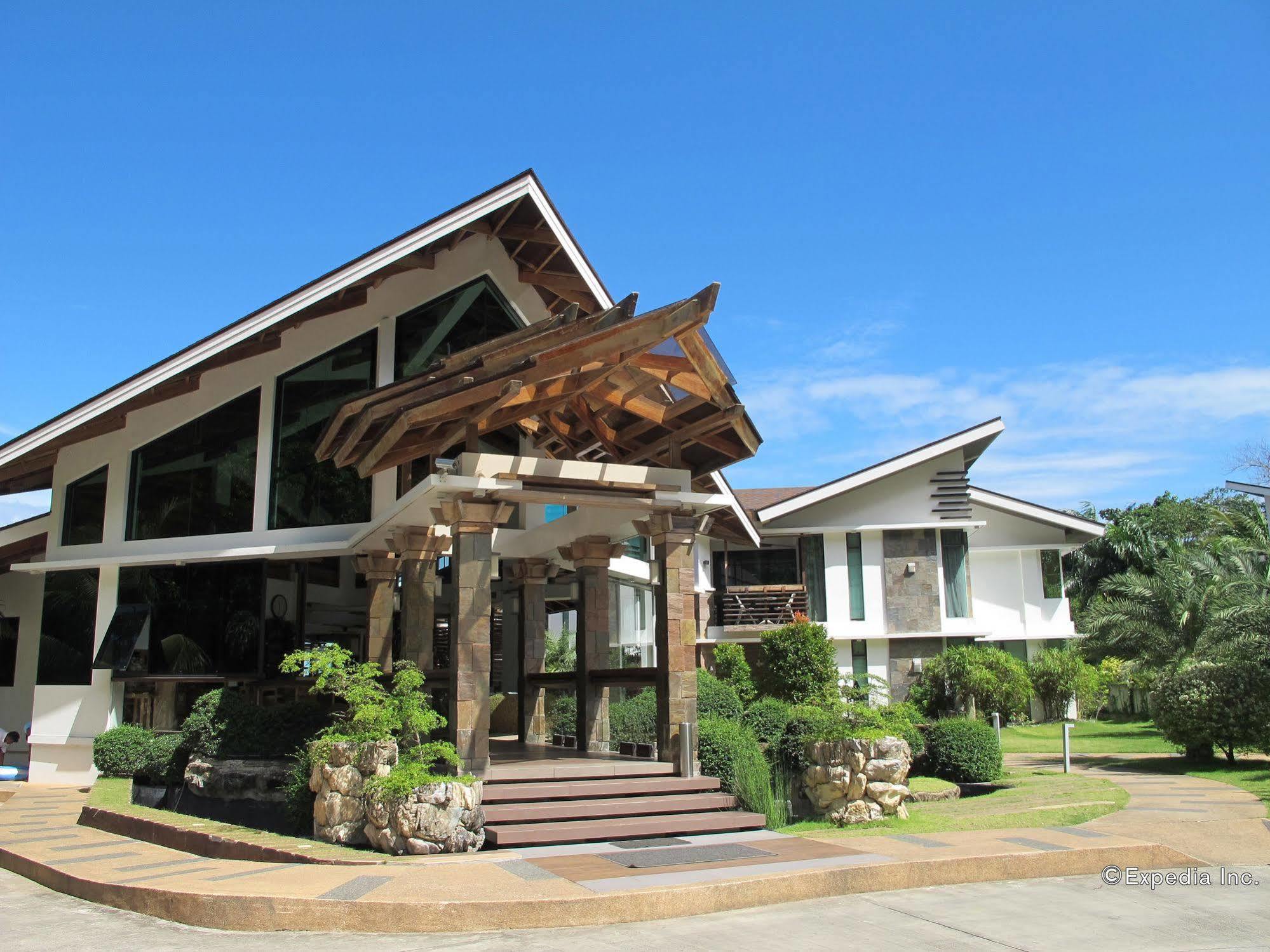 Infinity Resort Puerto Galera Exterior photo