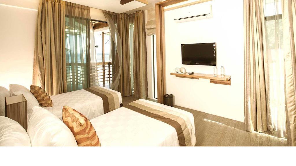 Infinity Resort Puerto Galera Exterior photo